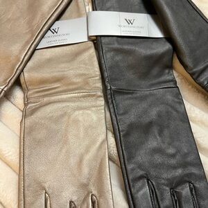 Long Leather Gloves Worthington sz Med NWT
Gold and Grey